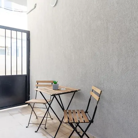 Elegant For Friends & Couples Apartment *